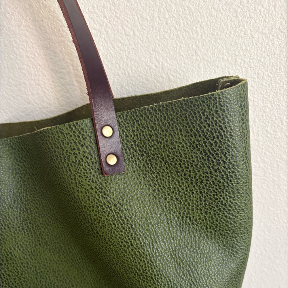 Large Tote π¦ Avocado π¦ - Picture 3 of 11